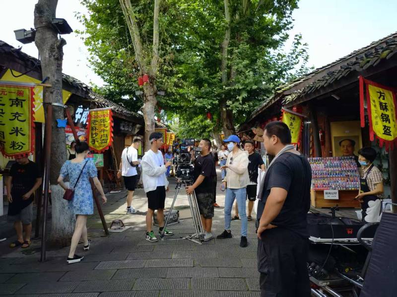 离石区产品视频拍摄技术升级：AI与三维动画深度融合